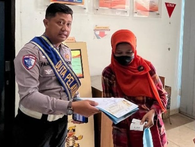 Polantas Menyapa: Pelayanan Publik Makin Transparan, Duta BPKB Semarang Bantu Warga Pahami Prosedur