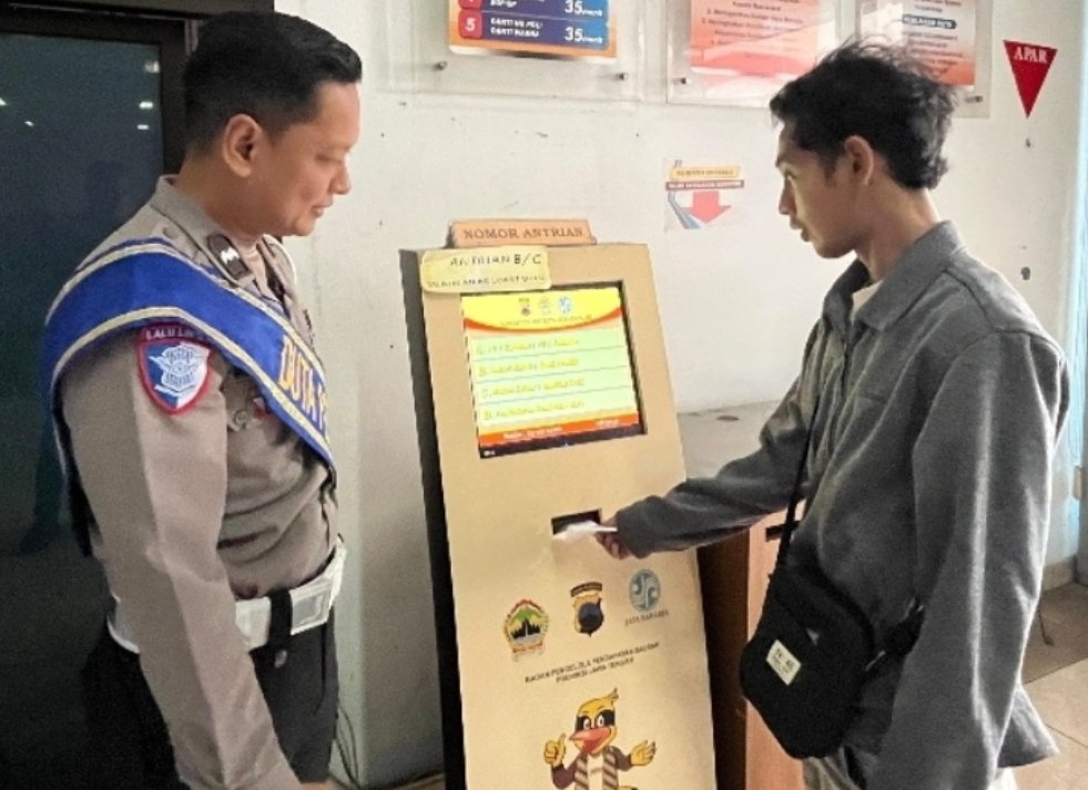 Polantas Menyapa: Balik Nama Kendaraan Kini Lebih Mudah, Duta Pelayanan Samsat Semarang III Siap Membantu